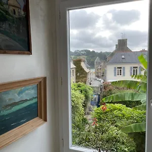 Appartement De 1634 Avec Balcon Au Sud Sur Jardin En Plein Coeur Historique